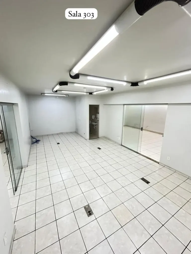 Sala Comercial 303