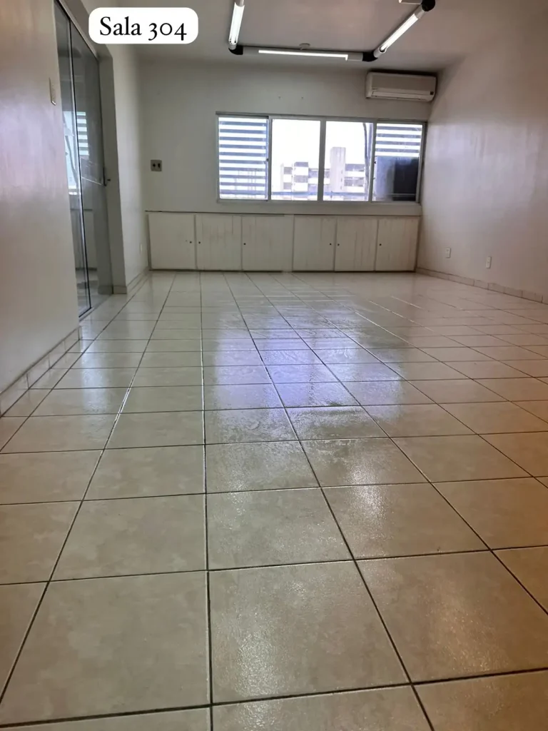 Sala Comercial 304